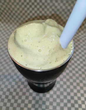 webihashi's tweet photo. 寝落ちおつこれ？ #コレコレ
まだレイドトーク中でワロタ
今朝は宇治抹茶のスムージー🥛
このあとどうなるか見守ります😷
本日もよろしくお願いします<(_ _)> https://t.co/MNpmwBCsft