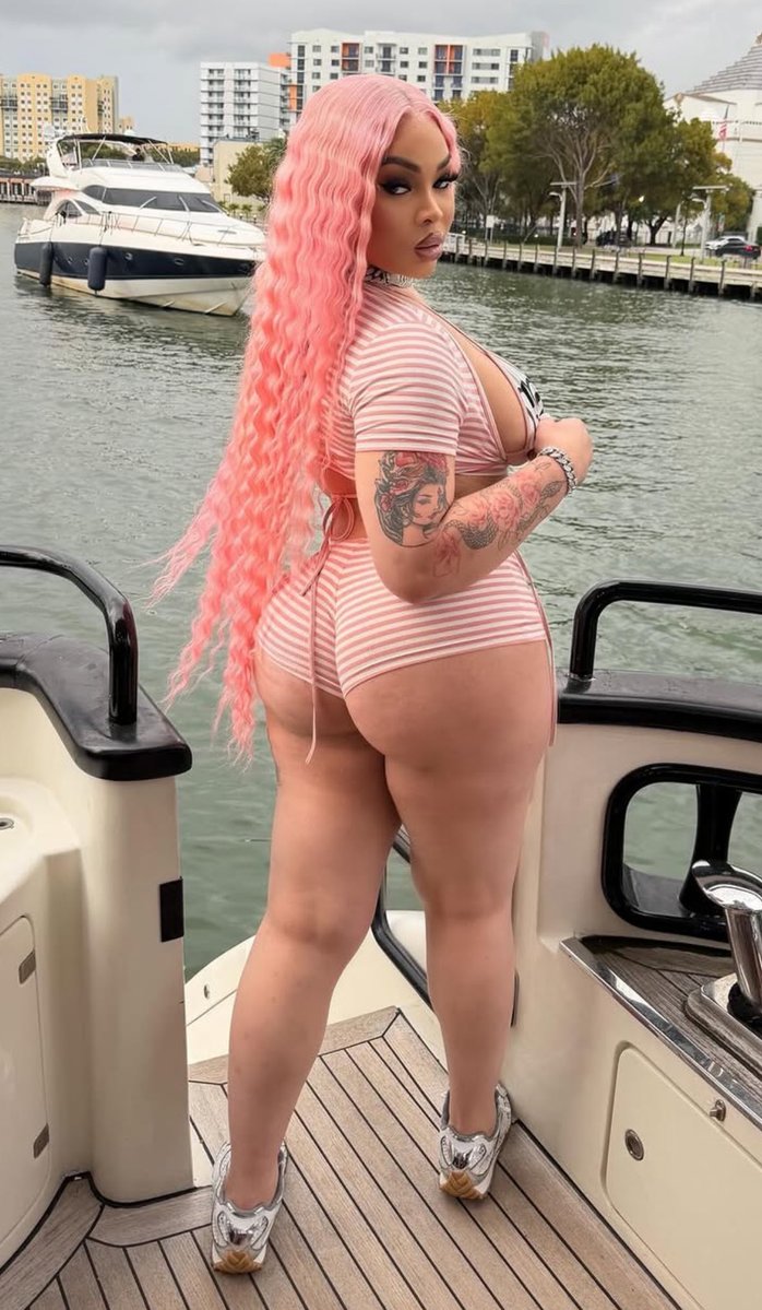 transgenderhub_'s tweet photo. #tranny
#gay #chicago #chicagofreaks #773freaks #trans
#femboy #bbw #transgender #chifreaks #porn #freaks #mvsales #onlyfans #newprofilepic #tiktok #mvcrush #sexy #avnstars #humpday #shemale  #manyvids #cosplay #tbt #realloyalfans #tittytuesday #follow #hot https://t.co/LP3cKItd4P