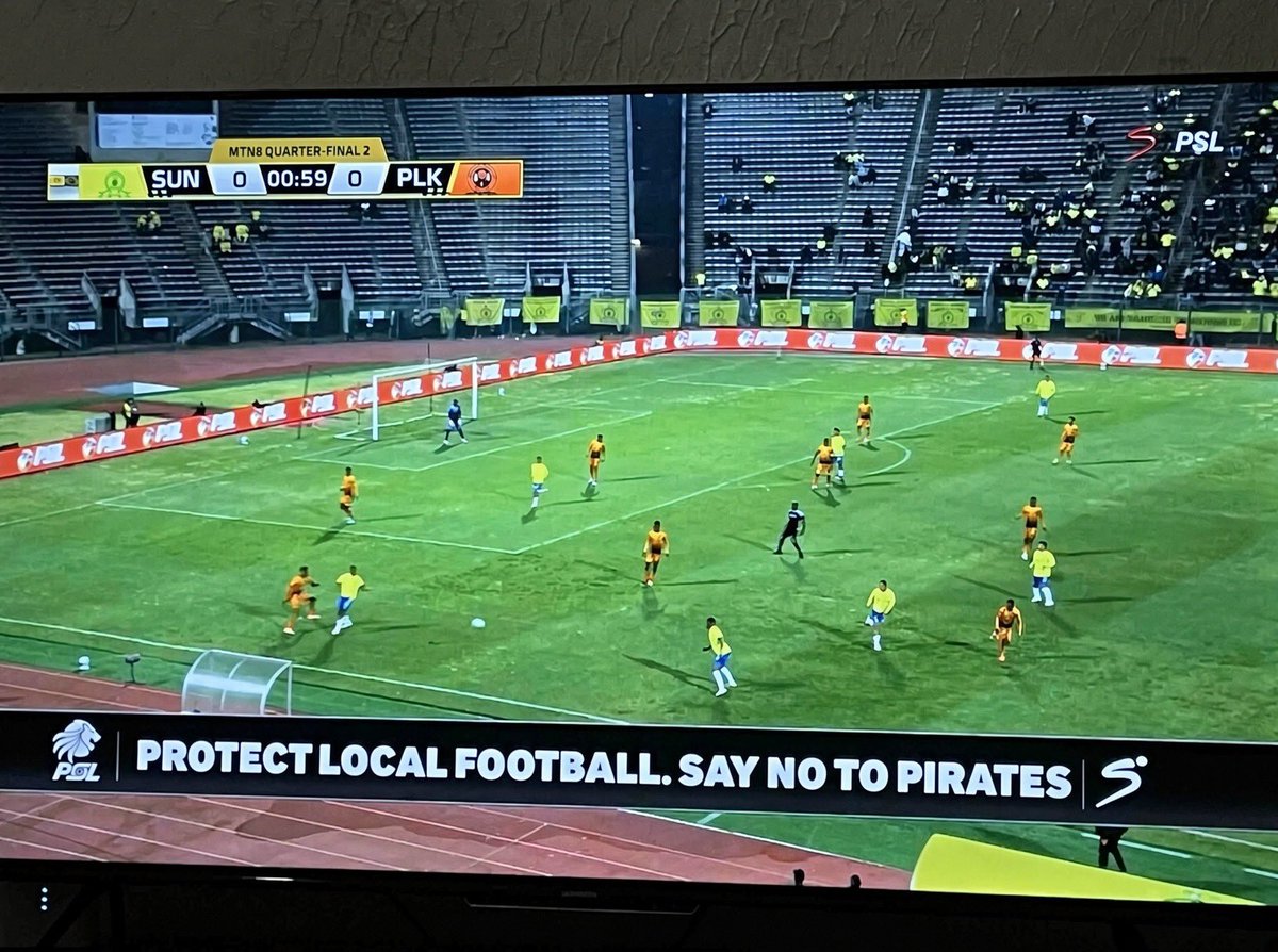TaPhuras's tweet photo. I’m watching the highlights of Sundowns vs Polokwane, retweet when you see it. https://t.co/awP4TRp2xa