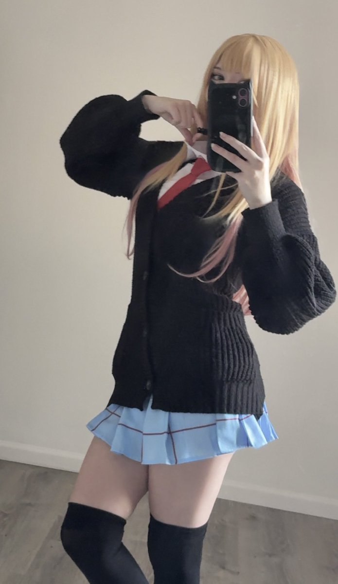 silarawolf's tweet photo. marin school uniform cosplay https://t.co/nTbWJUDMm6
