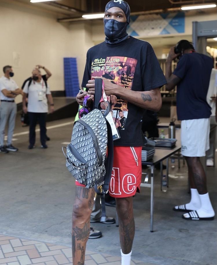KyleMotionnn's tweet photo. KD had sum off the best swag during the Covid-19 Era https://t.co/T4UHsH9wAe