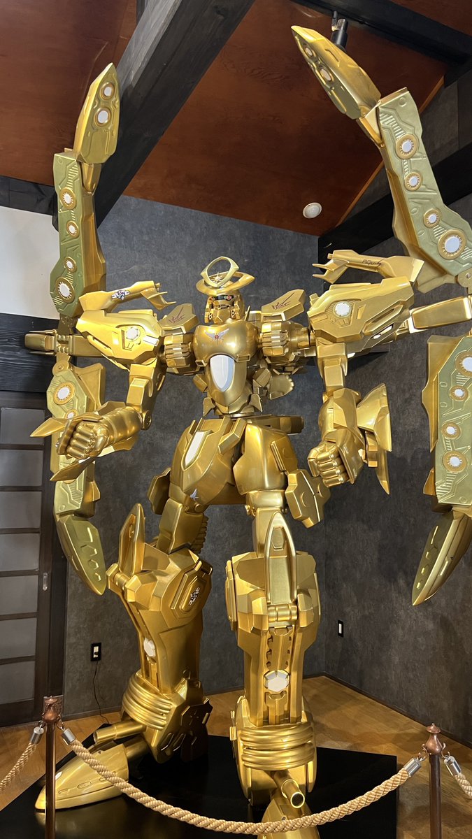 珈琲貴族　MEGAアクリルポップ　GOLDEN　金具付き おはようございます😊撮影準備しつつ、入稿準備。お盆明けに備えます