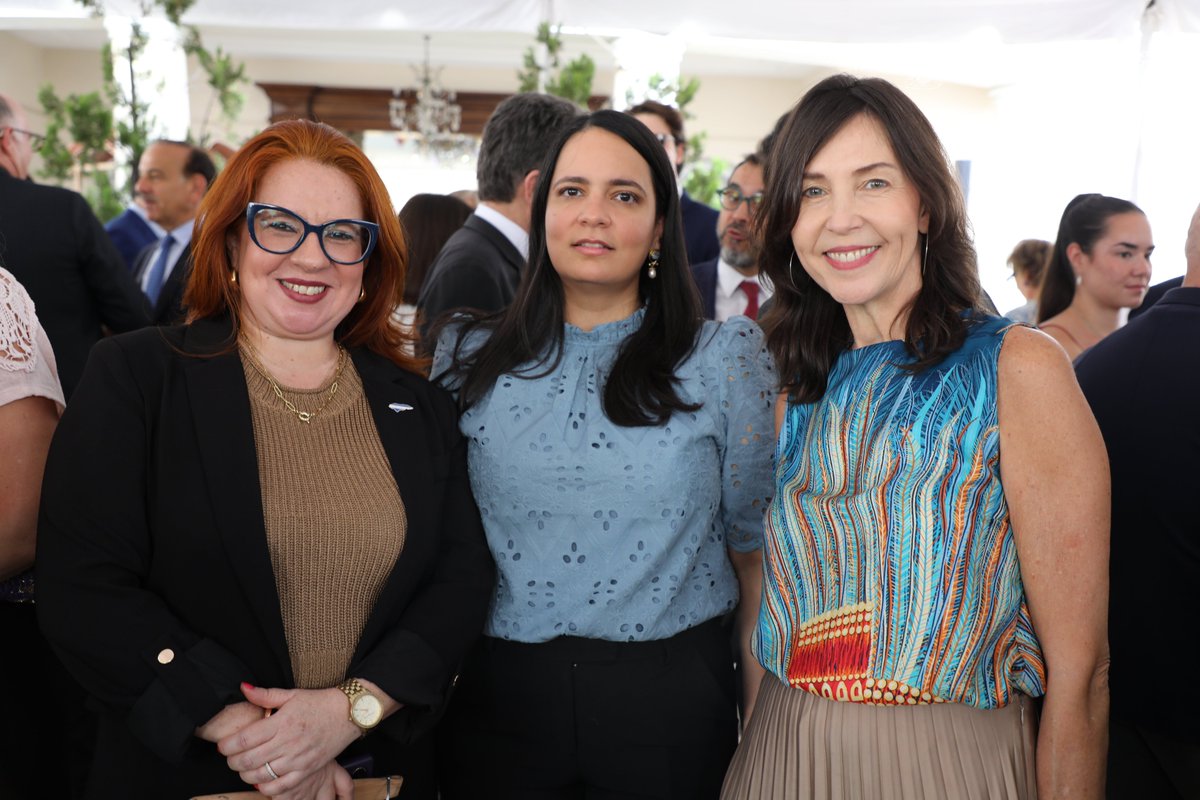 CancilleriaHN's tweet photo. 🇭🇳 🇪🇨 𝗛𝗼𝗻𝗱𝘂𝗿𝗮𝘀 𝗮𝗰𝗼𝗺𝗽𝗮ñ𝗮 𝗹𝗮 𝗰𝗲𝗹𝗲𝗯𝗿𝗮𝗰𝗶ó𝗻 𝗱𝗲𝗹 𝟮𝟭𝟳º 𝗮𝗻𝗶𝘃𝗲𝗿𝘀𝗮𝗿𝗶𝗼 𝗱𝗲 𝗶𝗻𝗱𝗲𝗽𝗲𝗻𝗱𝗲𝗻𝗰𝗶𝗮 𝗱𝗲𝗹 𝗘𝗰𝘂𝗮𝗱𝗼𝗿

Con el propósito de reafirmar los históricos lazos de amistad y cooperación bilateral, 𝗹𝗮 𝗖𝗮𝗻𝗰𝗶𝗹𝗹𝗲𝗿 𝗠𝗶𝗿𝗲𝘆𝗮 𝗔𝗴ü𝗲𝗿𝗼, 𝗽𝗮𝗿𝘁𝗶𝗰𝗶𝗽ó 𝗲𝗻 𝗹𝗮 𝗰𝗲𝗿𝗲𝗺𝗼𝗻𝗶𝗮 𝗱𝗲𝗹 𝟮𝟭𝟳º 𝗮𝗻𝗶𝘃𝗲𝗿𝘀𝗮𝗿𝗶𝗼 𝗱𝗲𝗹 𝗣𝗿𝗶𝗺𝗲𝗿 𝗚𝗿𝗶𝘁𝗼 𝗱𝗲 𝗜𝗻𝗱𝗲𝗽𝗲𝗻𝗱𝗲𝗻𝗰𝗶𝗮 𝗱𝗲 𝗹𝗮 𝗥𝗲𝗽ú𝗯𝗹𝗶𝗰𝗮 𝗱𝗲𝗹 𝗘𝗰𝘂𝗮𝗱𝗼𝗿. 

El encuentro diplomático sirvió como un espacio clave para consolidar la agenda común y los fuertes vínculos de hermandad que unen a Honduras, con la nación sudamericana.