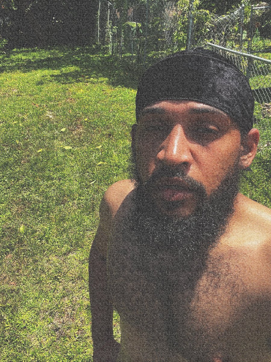 DRMercury's tweet photo. Hey, I go by DoeRayMe, I am an artist.

My goal is to help create, and be apart of the greatest body of work/album of our time. It’s a mystery if it’ll happen, but it’s definitely worth the effort. #doerswillthrive https://t.co/XW5t5xVkyO