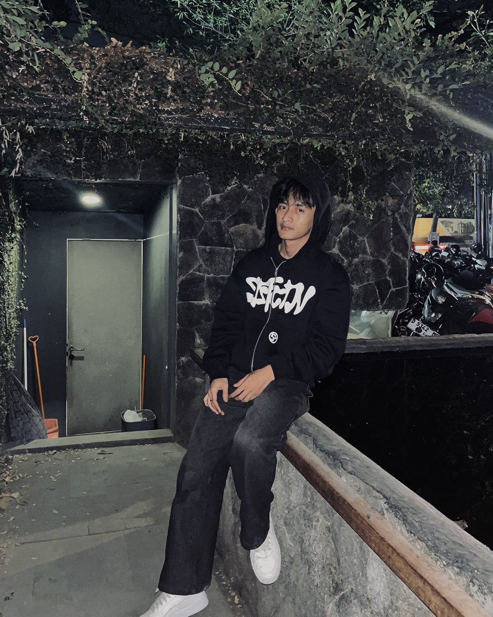 bstgreyn's tweet photo. rasanya akan lebih tenang saat kita belajar untuk tidak bereaksi pada semuanya. cukup tau,lalu biarkan berlalu, itu pilihannya mereka tidak bisa di ganggu gugat baik buruknya. https://t.co/HmkZRy50TG