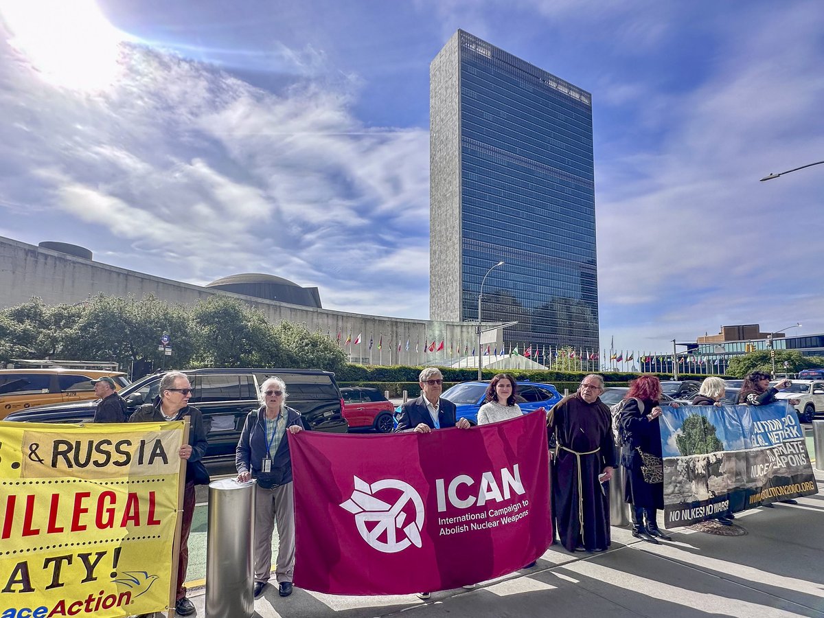 BeyondNuclear's tweet photo. We've just commemorated 81 years since the unecessary, immoral, experimental and racist bombing of #Hiroshima and #Nagasaki. So why are the #nuclear armed nations rushing to increase their arsenals? Lawrence Wittner offers some thoughts. https://t.co/kbvFS3gWul https://t.co/Ctcdiq09BE