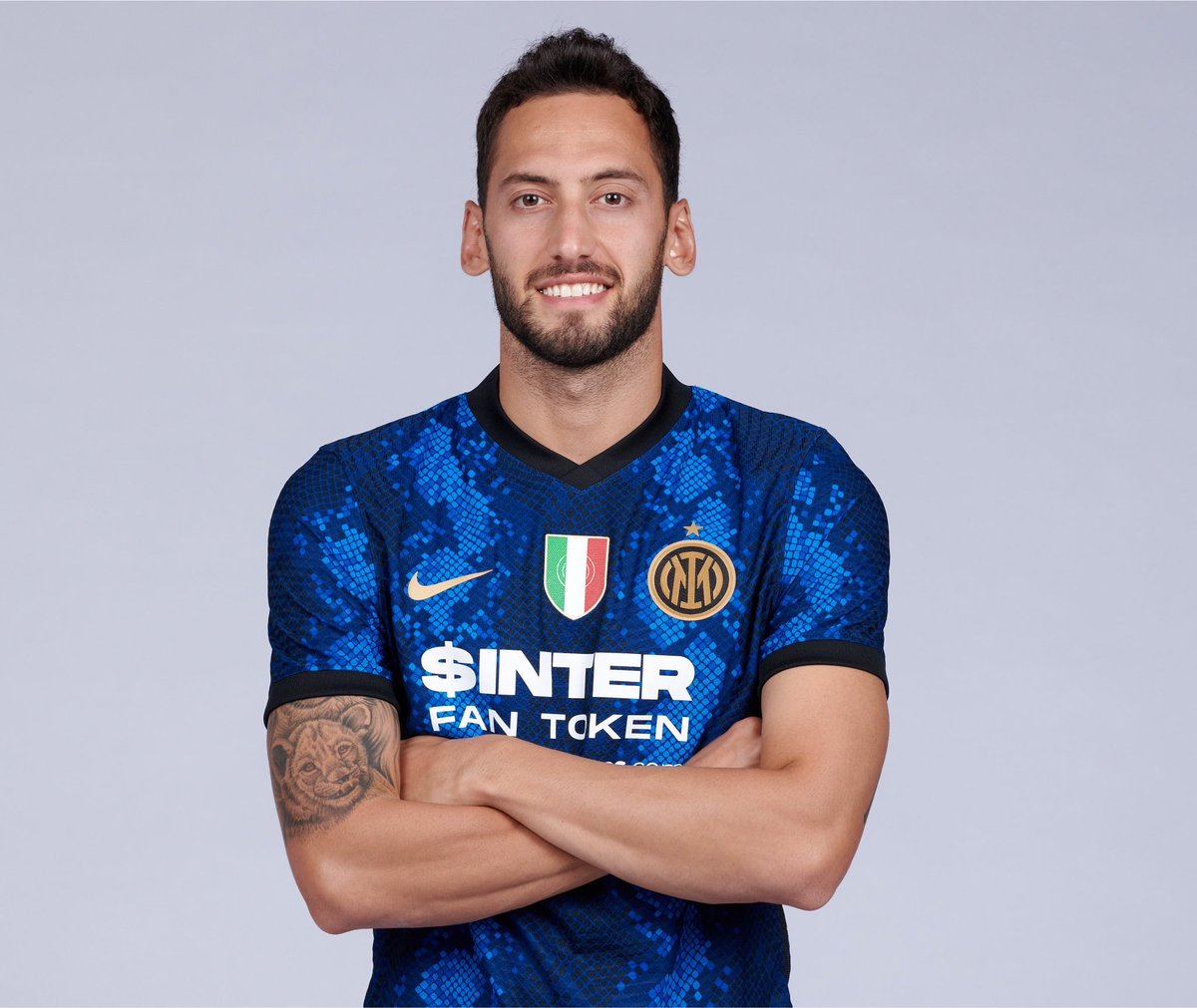 TransferWeb1's tweet photo. 🔥Trabzonspor'un Hakan Çalhanoğlu için bir düşüncesi var. (Ersin Albayrak) https://t.co/WBYv14k8fN