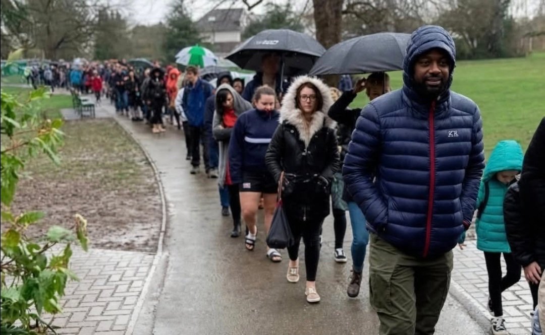 AzPetrich's tweet photo. Shoutout to the people of Worcester, Massachusetts where almost 5,000 people waited for hours in the rain at a swabbing event to see if they were a match to help save a 5 year-old boy fighting a rare cancer after his parents asked for help. Well done Worcester!!! 👏👏👏👏👏👏👏 https://t.co/nhcJ8lZNbC