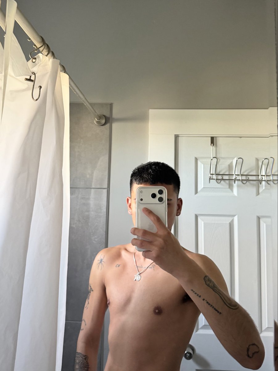 TheGreenerSides's tweet photo. I wanna get my nipples pierced sooo bad but feedback is always 50/50. What do we think chat? 

(For reference) https://t.co/mA7nsSLFMS