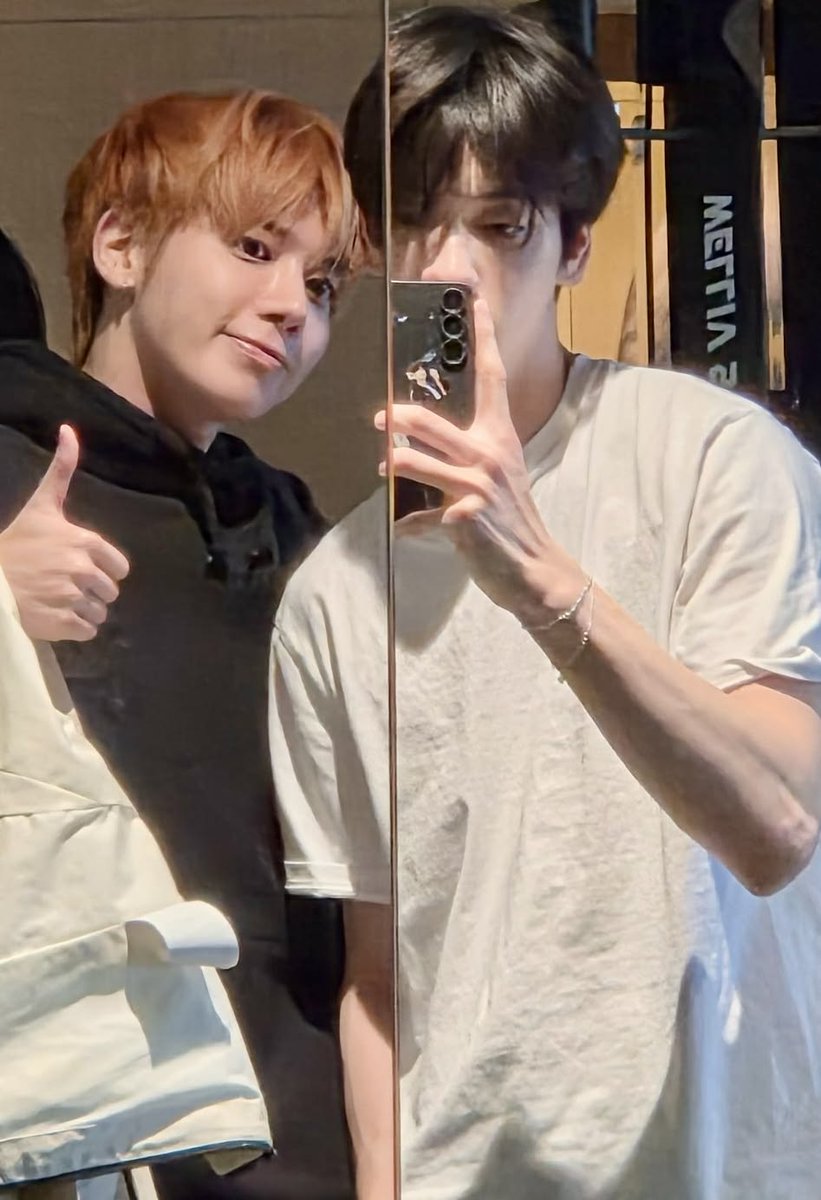 sulksoob's tweet photo. In my head, I like to think about 🐰and bi curious🐱. His weird friend who despite claiming complete heterosexuality, continues to have casual sex with sccbin, scbn doesn't mind it, i mean he's just a friend, no? 
Taehvyn would be a little cunt dming him videos of himself right after working out, chest out and sweaty, his left hand holding his dick giving it a couple strokes, just enough to get it fully hard, just enough that you could start to hear the slick and wet sounds from his dick building up pre-cum, the sweat off of his chest still dripping down, meanwhile he's imagining all the nasty things he want to do to his pretty bvnnie boy.  "Come on prince, let me use that pretty mouth of yours again, I can feed u something really nice."