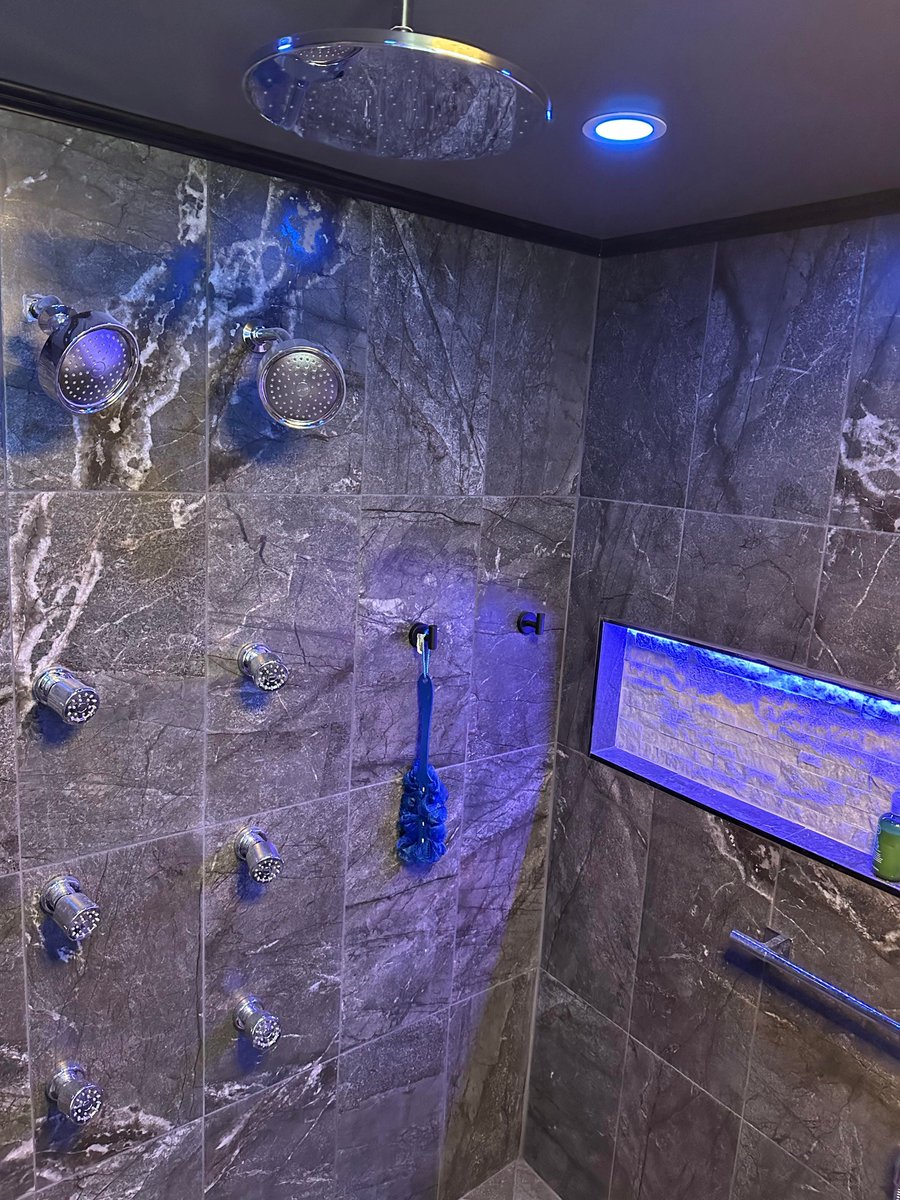 Premiumtilede's tweet photo. ✨ Monday bathroom inspiration! ✨ 

There’s nothing like starting the week with a look at a few bathroom transformations we’ve recently completed to help you with your look for your dream bathroom!

Click here now! -> https://t.co/4pHjaVz3WC

📞 (302) 330-2691
#BathroomRemodel https://t.co/arvKuUAP75