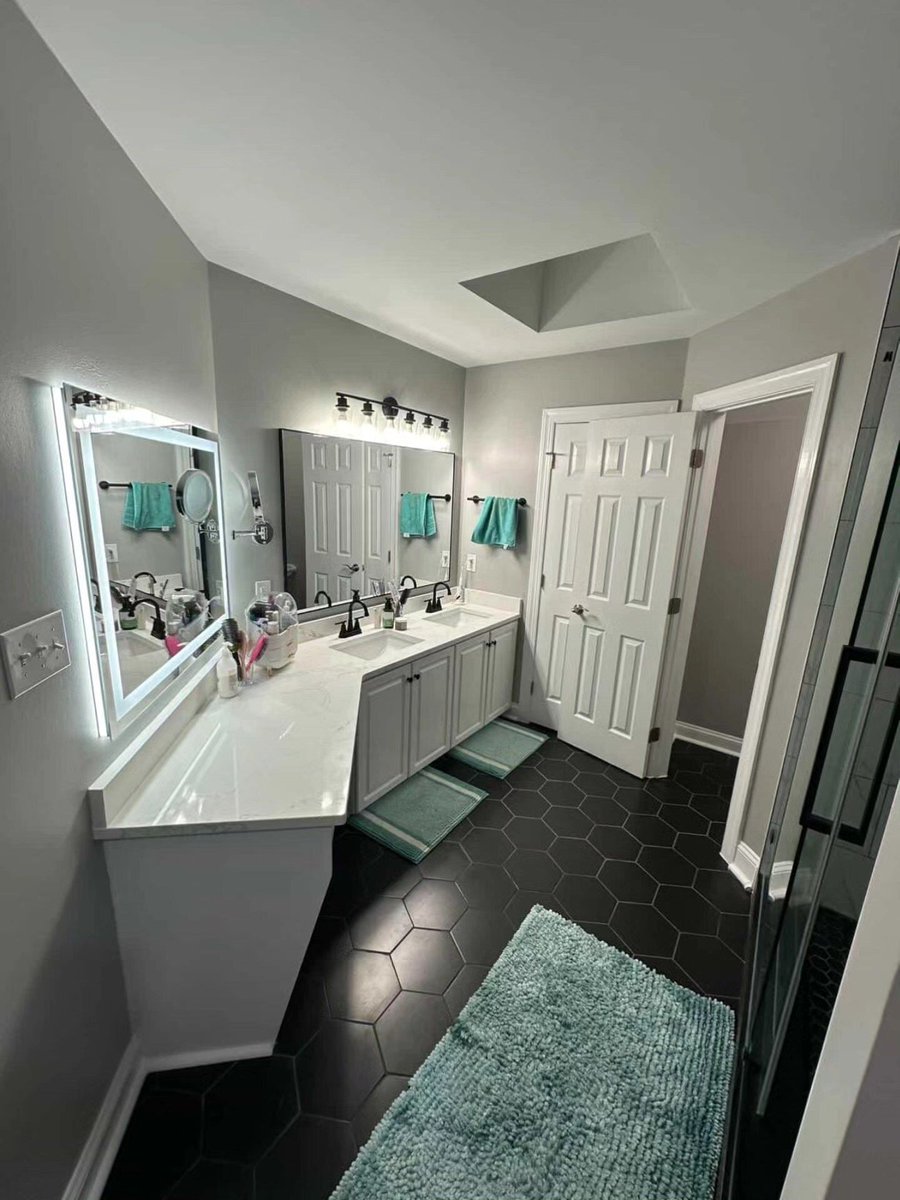 Premiumtilede's tweet photo. ✨ Monday bathroom inspiration! ✨ 

There’s nothing like starting the week with a look at a few bathroom transformations we’ve recently completed to help you with your look for your dream bathroom!

Click here now! -> https://t.co/4pHjaVz3WC

📞 (302) 330-2691
#BathroomRemodel https://t.co/arvKuUAP75