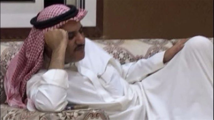 zi_ji1's tweet photo. هالفتره أحس مايمثلني الا سفر الدغيلبي 

                  - يوم قال :
أدوج لحالي واتضايق من ادنى النّاس
    ولا أداني العربان كني محاربها

                 - وصولاً إلى :
أعادي من يقول أنت وشبك عسى ما باس
   أحس انه ينرفز شعوري ويغضبها https://t.co/AHg6YPB7Ue