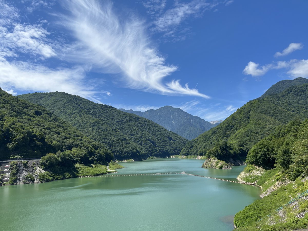 autumium's tweet photo. 龍神湖で龍みたいな雲 https://t.co/X0ACd3rdep