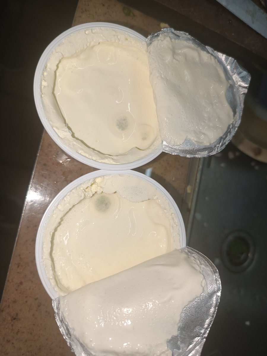 MatanzaDuele's tweet photo. @tonadita ahora nos quedamos sin comer las espinacas con crema los dos productos que compramos estaban así en este estado quién verifica la calidad de los productos que llegan a nuestras góndolas donde los consumidores compramos
Lo Compré en @CarrefourSA https://t.co/uKbrjDpyV0