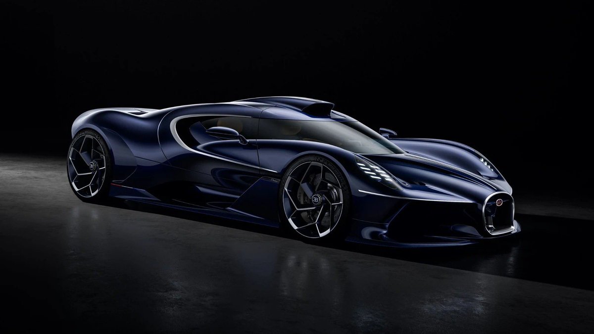 AutosyMas's tweet photo. #Bugatti creó el #Destrier, un ejemplar único en el mundo que destaca por una parrilla de herradura de mayores dimensiones y detalles de alto lujo como tejido con hilos de cobre y potencia de 1,600 hp con motor W16 de 8.0 litros para hacer el 0 a 100 km/h en 2.2 segundos. https://t.co/XTD4ErZ5gY