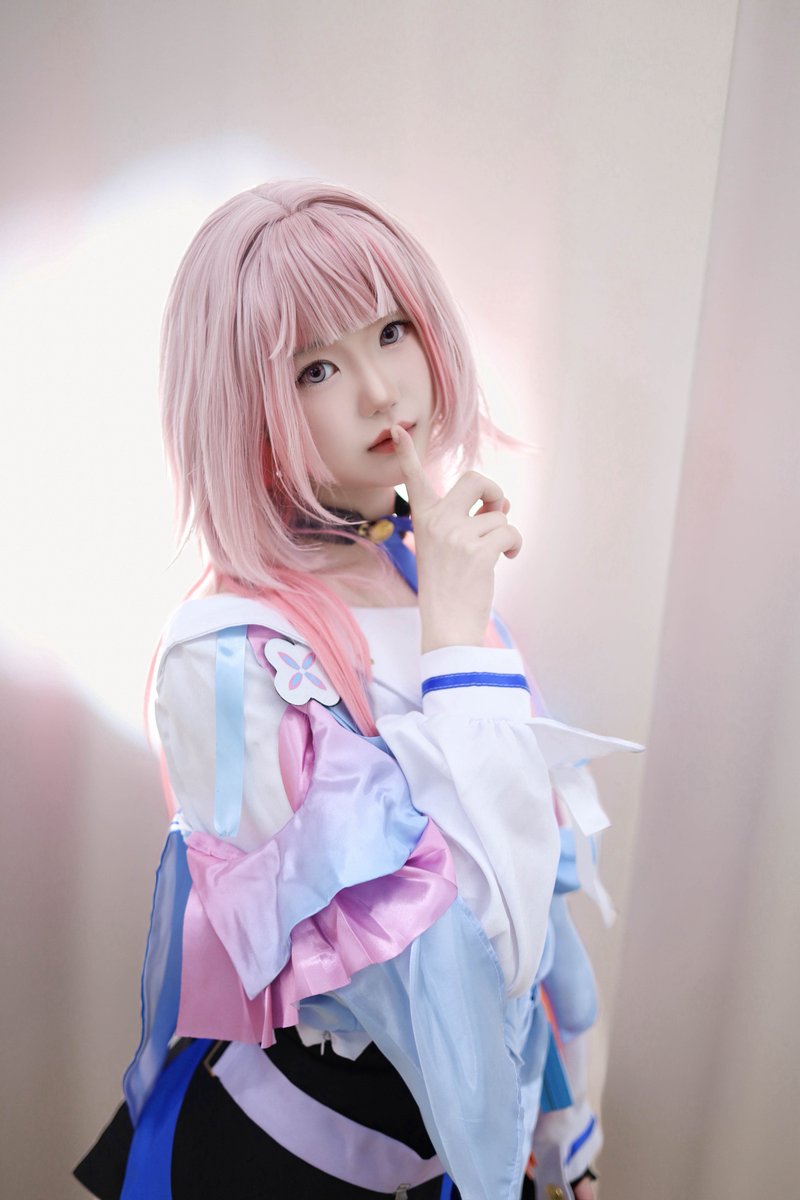 hooniflim_cos's tweet photo. “찰칵! 오늘의 추억도 하나 추가!”

M : @Ratatta_Cos 
#붕괴스타레일 #StarRail #march7th #삼칠이 #코스사진사 https://t.co/YhTUkkOgPR