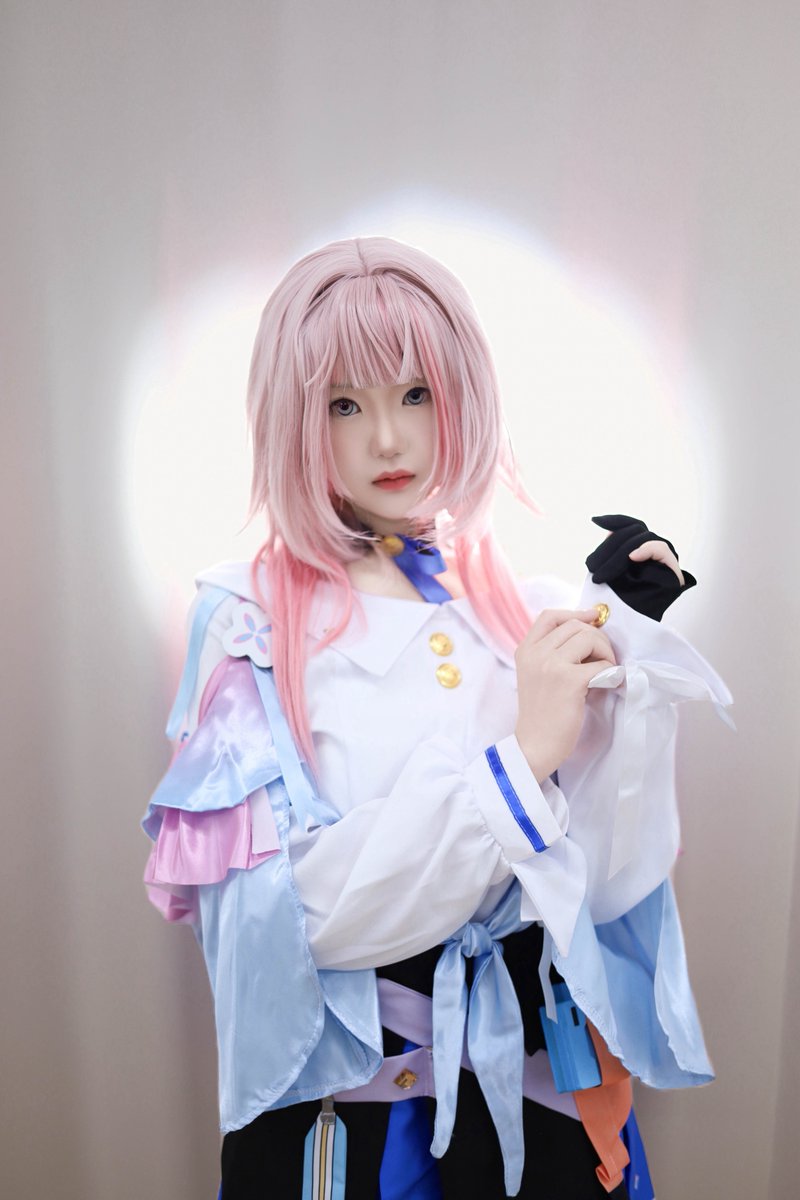 hooniflim_cos's tweet photo. “찰칵! 오늘의 추억도 하나 추가!”

M : @Ratatta_Cos 
#붕괴스타레일 #StarRail #march7th #삼칠이 #코스사진사 https://t.co/YhTUkkOgPR