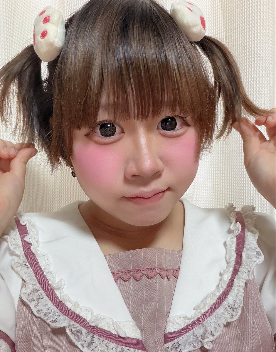 sr_042sh's tweet photo. おはよー！とてもねむいでつ…💭
今日も1日がんばるいるい~！✊🏻💗

昨日の投稿のリクエストいただいたハーフツイン公開しちゃいますっ⸝⸝U  ̫ U⸝⸝ฅ
猫ちゃんにくきゅうヘアピンがポイントなの!!🐱🐾かわちぃたんでしょ~ㅠ ̫ㅠ💗

今日中におまけでツインテールVer.も載せちゃおうかな🤭⸜  ෆ  ⸝‍

ではではっ！今日も1日がんばろー！！Go!Go!✊🏻🔥