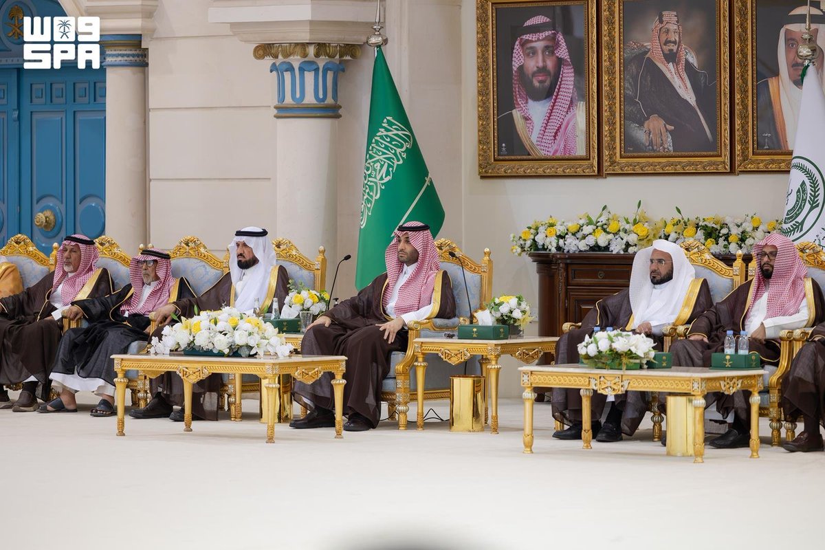 SPAregions's tweet photo. نائب أمير منطقة الجوف يطّلع على أعمال فرع وزارة الصحة بالمنطقة خلال الجلسة الأسبوعية للمواطنين.
https://t.co/77oBmLvV9y
#واس https://t.co/8t6iANW5C8
