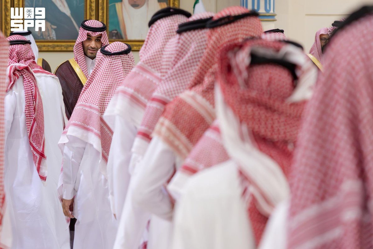 SPAregions's tweet photo. نائب أمير منطقة الجوف يطّلع على أعمال فرع وزارة الصحة بالمنطقة خلال الجلسة الأسبوعية للمواطنين.
https://t.co/77oBmLvV9y
#واس https://t.co/8t6iANW5C8