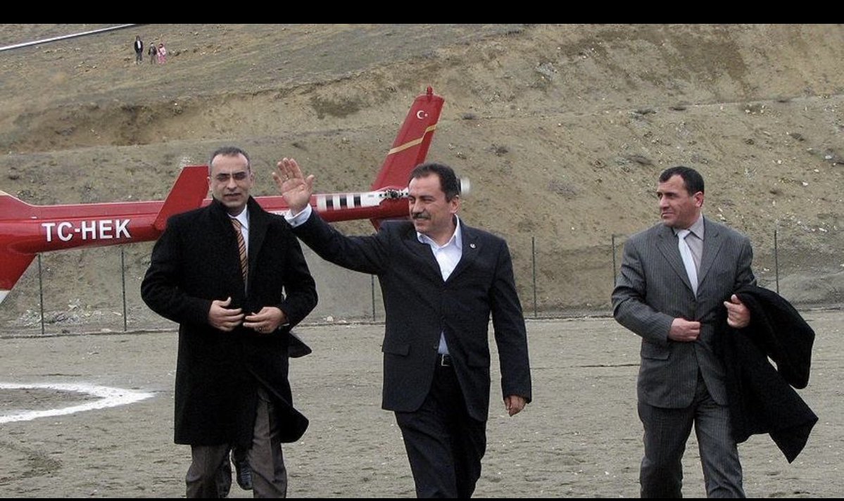 BalbnDevrimm's tweet photo. @trthaber Kritik dönemde yapılacak anayasa değişikliğinde aksi tarafta duranlar için arşivler daha da genişleyecektir. ilk 3 madde namustur.@TBMMresmi @NumanKurtulmus https://t.co/RJk7aApZh1