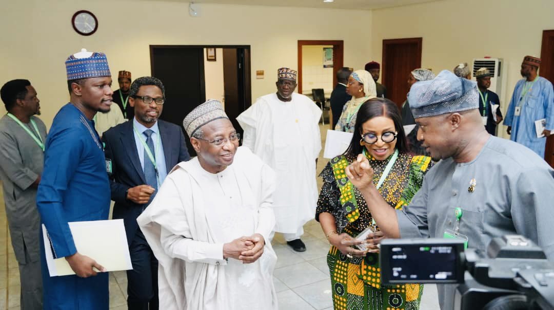 bunu_aliyu's tweet photo. Proud moments from the 2nd Committee Meeting of the Nigeria Halal Economy Strategy Implementation Committee (NHESICS). Grateful to all Committee members, workstream heads and partner institutions for their continued dedication to turning strategy into delivery. https://t.co/DeDaORiNUq