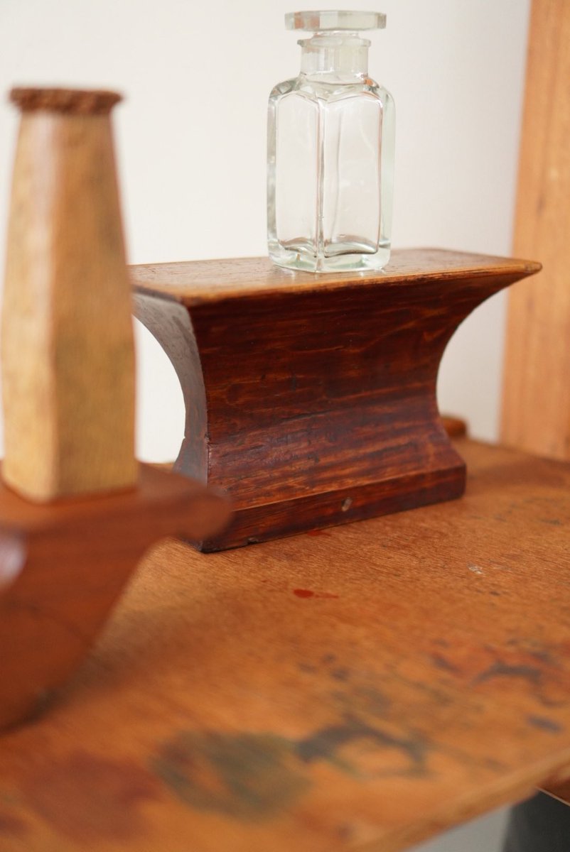 tripinterior's tweet photo. 骨董ではなく古道具の隣には自由がある。

誰かが決めた価値や固定概念じゃなく、自分で見立てて価値を見出し、自由に使う気軽さがある。かつての所有者には不必要になってしまったモノもきっと誰かには響く力を持っている。 https://t.co/BGnYSs95WY