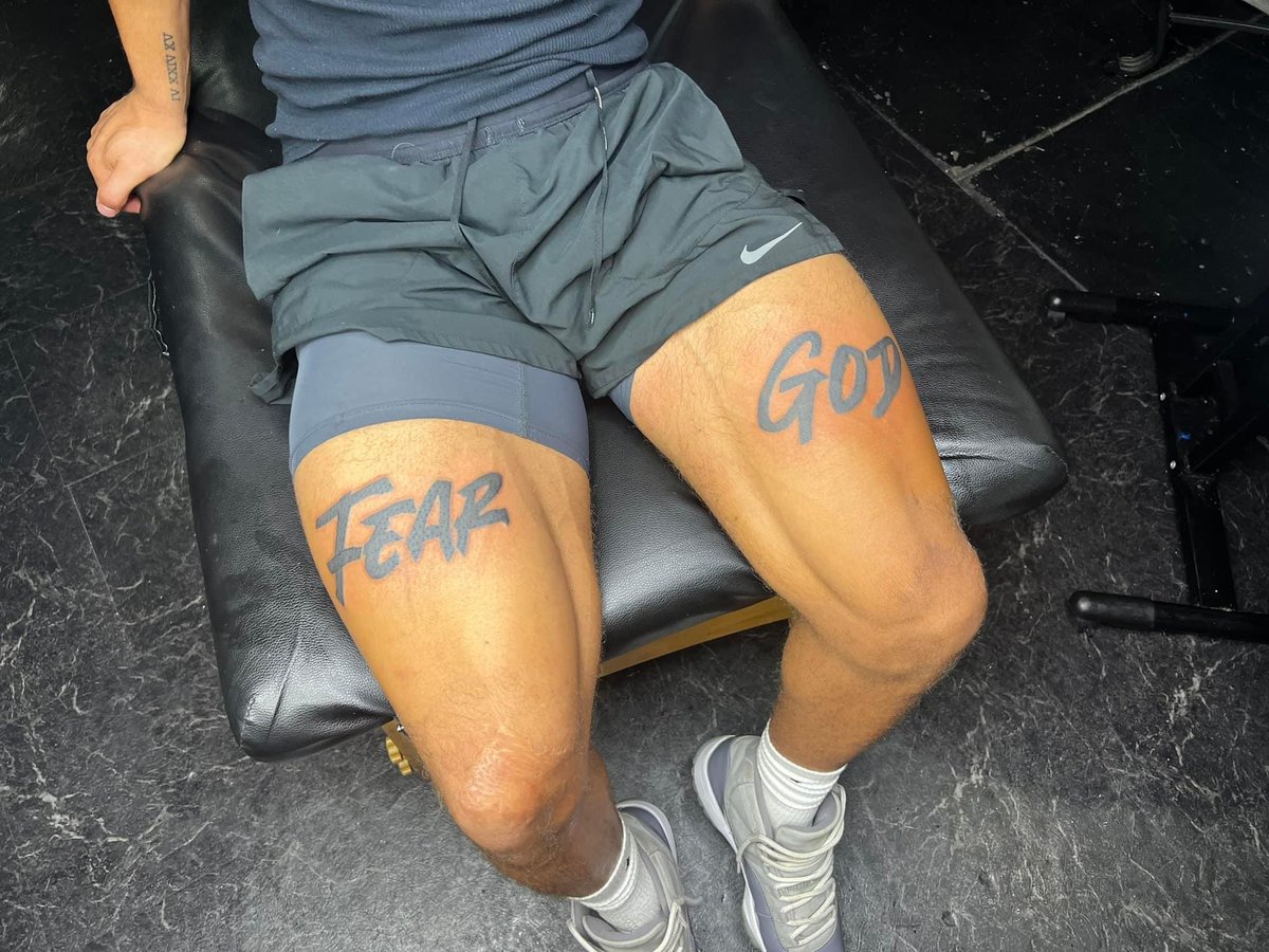 ijwils's tweet photo. such a #tb but i love this tat so much. it hurt so bad tho https://t.co/bx0eLsoADY