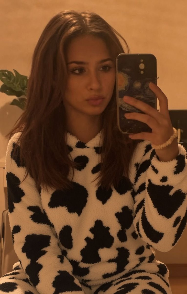 Lololol41648400's tweet photo. @vanilla_slave has turned me into their good cow and gave me some new clothing. Mooo https://t.co/C0k5SejfkQ