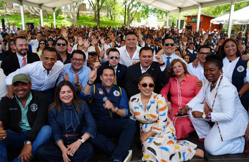 ProcesoDigital's tweet photo. #CAPITAL Alcalde Juan Diego lanza “Bienestar Familiar”, el programa social más grande del Distrito Central https://t.co/7XKk1elPGa https://t.co/DEByJLWaeH