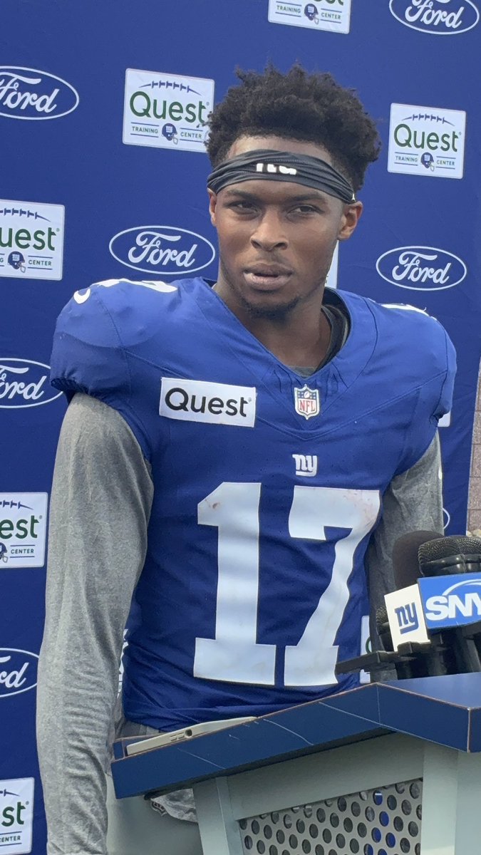 art_stapleton's tweet photo. Interesting answer from Darnell Mooney on Jaxson Dart and might explain uneven play and struggles at times over the course of the first week or so of Giants camp for Dart and the offense in West Virginia.

More on Dart’s plate than just his responsibilities as QB1 in new offense https://t.co/JQsLPjVGXE
