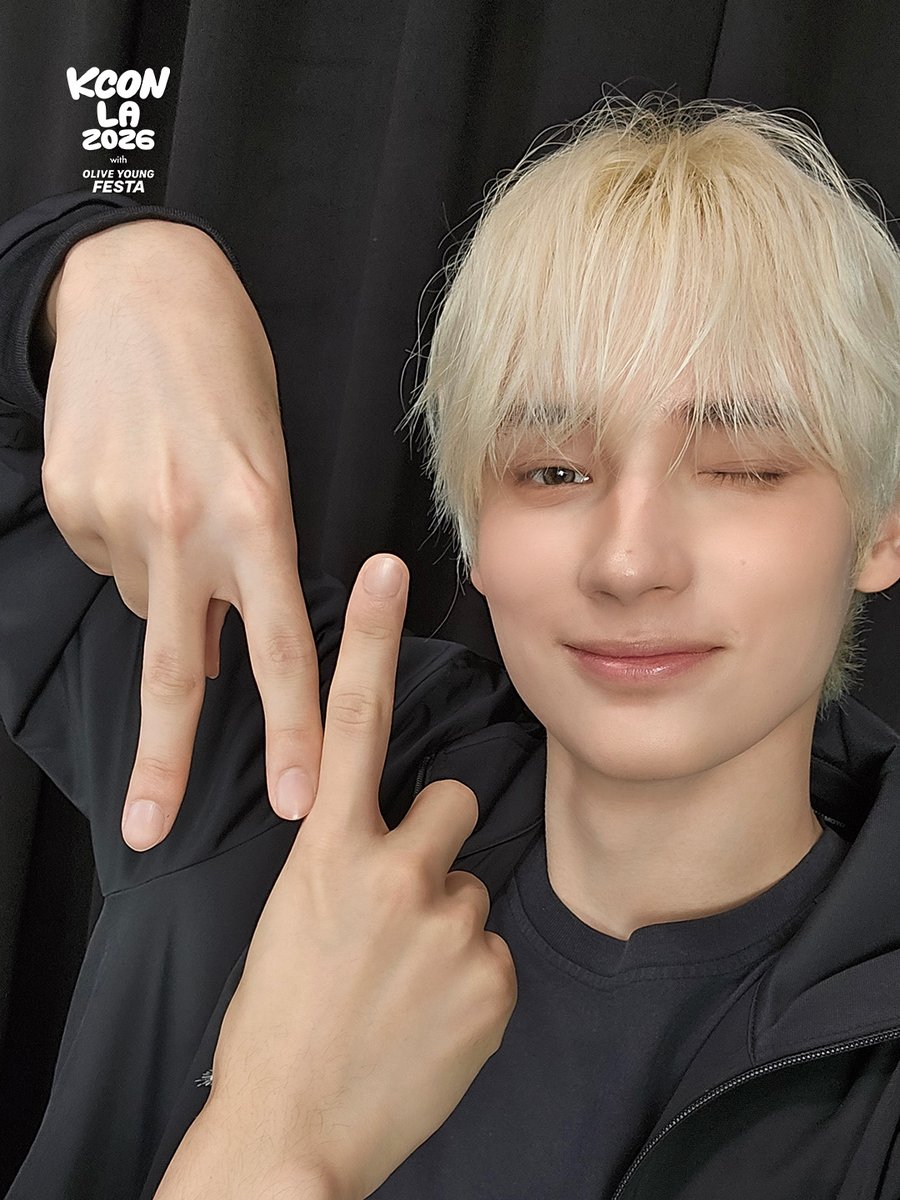 KCON_official's tweet photo. [#KCONLA2026] #TOMORROW_X_TOGETHER CHECK-IN REWARD for KCONer! 🎁

Dear MOA!
Love, TOMORROW X TOGETHER💝

-
𝐆𝐄𝐓 𝐘𝐎𝐔𝐑 𝐓𝐈𝐂𝐊𝐄𝐓 𝐍𝐎𝐖!
🎟️ https://t.co/y30IcFcIdV

🔗Ticket Info
https://t.co/mkQUpXhlv7

-
KCON LA 2026
AUG 14-16
https://t.co/qiQnsCSL5X Arena, LA Convention Center

Let’s #KCON
