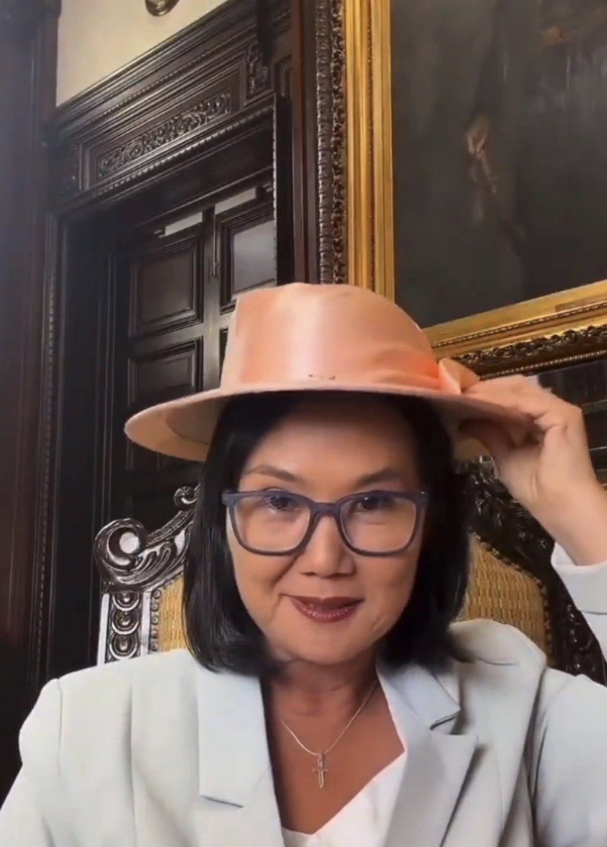 hurgamemoriaPE's tweet photo. Mientras Keiko Fujimori se prueba sombreros en Tik Tok el crimen organizado actúa impunemente.

Saben que gobiernan otros delincuentes https://t.co/fygJHWUs4W