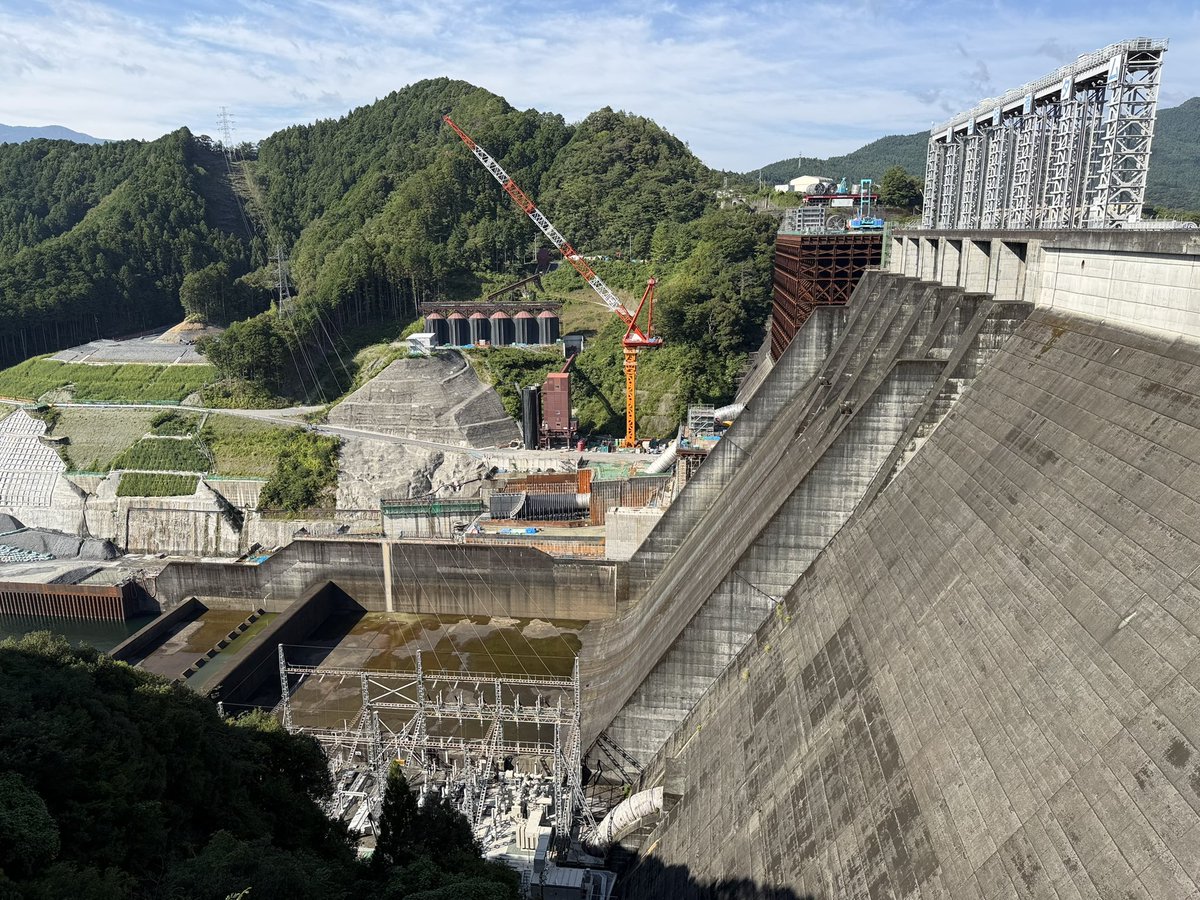 1年ぶり！工事が進んで放流管が見え始めてる😳 本日1基目、高知県