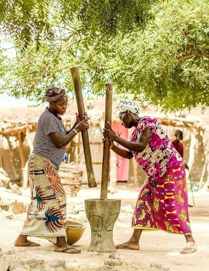 poulsduMali's tweet photo. 🇲🇱❤️ Les Dogon sont l'un des visages les plus remarquables de la diversité culturelle du Mali.
Un patrimoine à connaître, respecter et transmettre. 📜
#Dogon #Mali #Culture #Patrimoine https://t.co/tQKHBoMITU