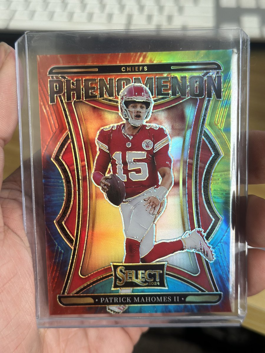 rmak1523's tweet photo. @cardboardbst Pat Mahomes #1/25 
$140 https://t.co/hDlyeEhOyy