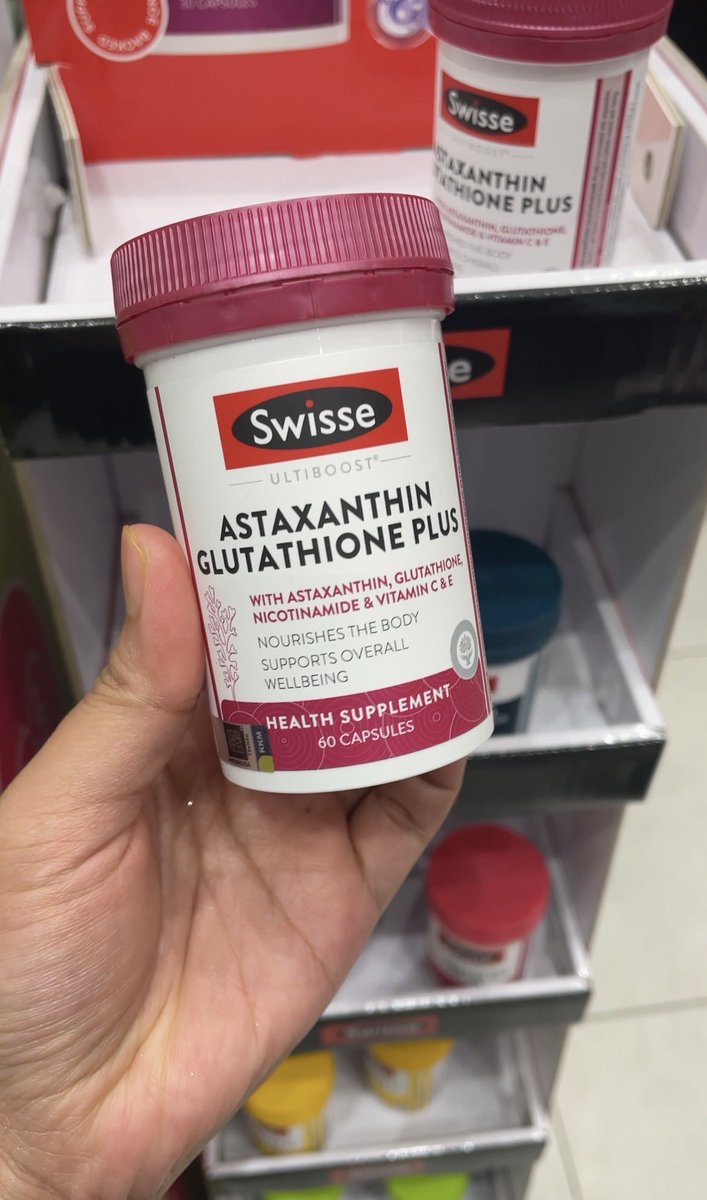 mimisurayaa's tweet photo. Memang terpaling function!

Akak Watson pesan, kalau nak whole body cerah, segala parut hilanggg, kaki/tangan semua nampak moist cerah cantik, ambil ni 1 biji setiap hari lepas breakfast/lunch. Sebulan dah nampak kesan ketara￼ https://t.co/L6qo9LMdKD
