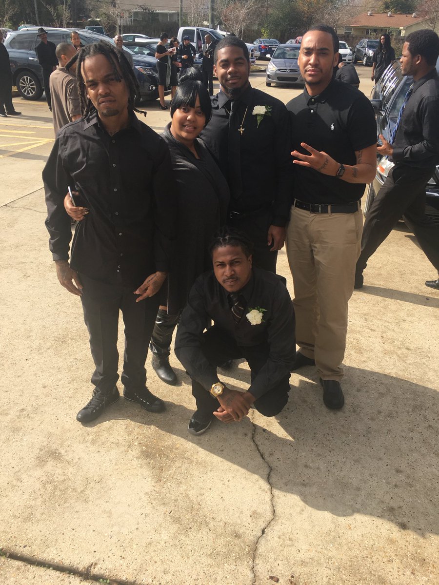Twhereubeen's tweet photo. 🩸#bloodline #LaFamilia https://t.co/tAObugtkJH