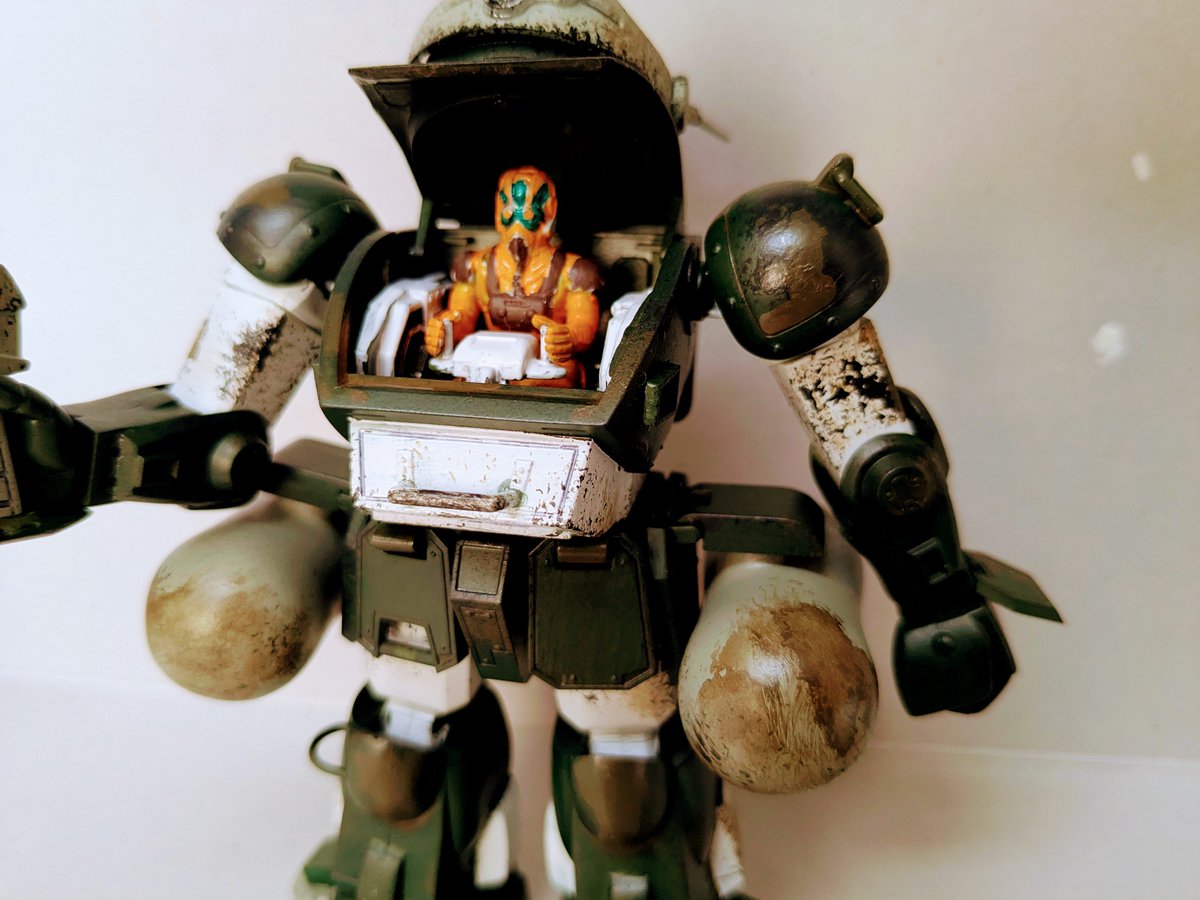 tsunomin's tweet photo. #ボトムズ　マーシィドッグの旧キットがあったので完全に自己流で初めてウェザリング塗装をしてみた。湿地戦用機体なので泥が付いているイメージです。 https://t.co/XBoG4lNkky