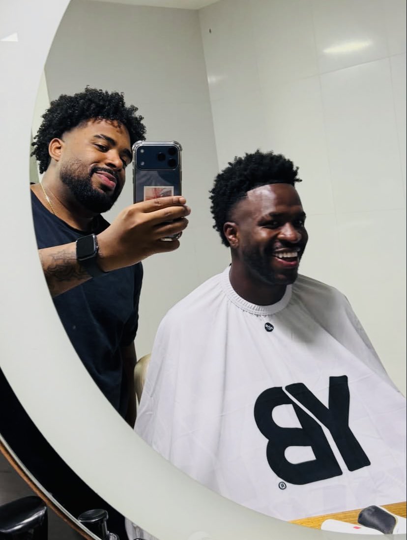 ViniJrTalk's tweet photo. 💈💇🏾‍♂️ https://t.co/0sJ6v1ysZr