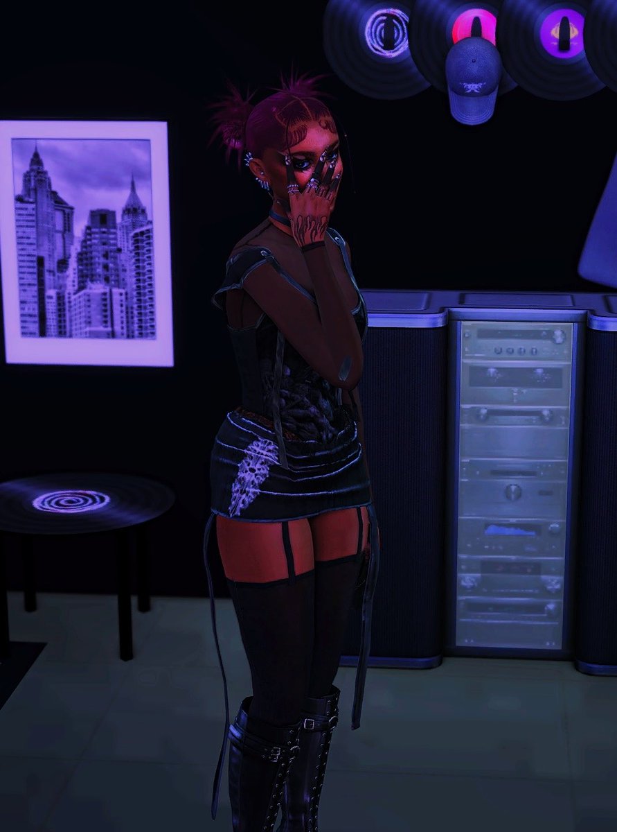 stylish_simmer_'s tweet photo. Been feeling macabre ☠️

#Sims4 #ShowUsYourSims https://t.co/zWActd8iyH