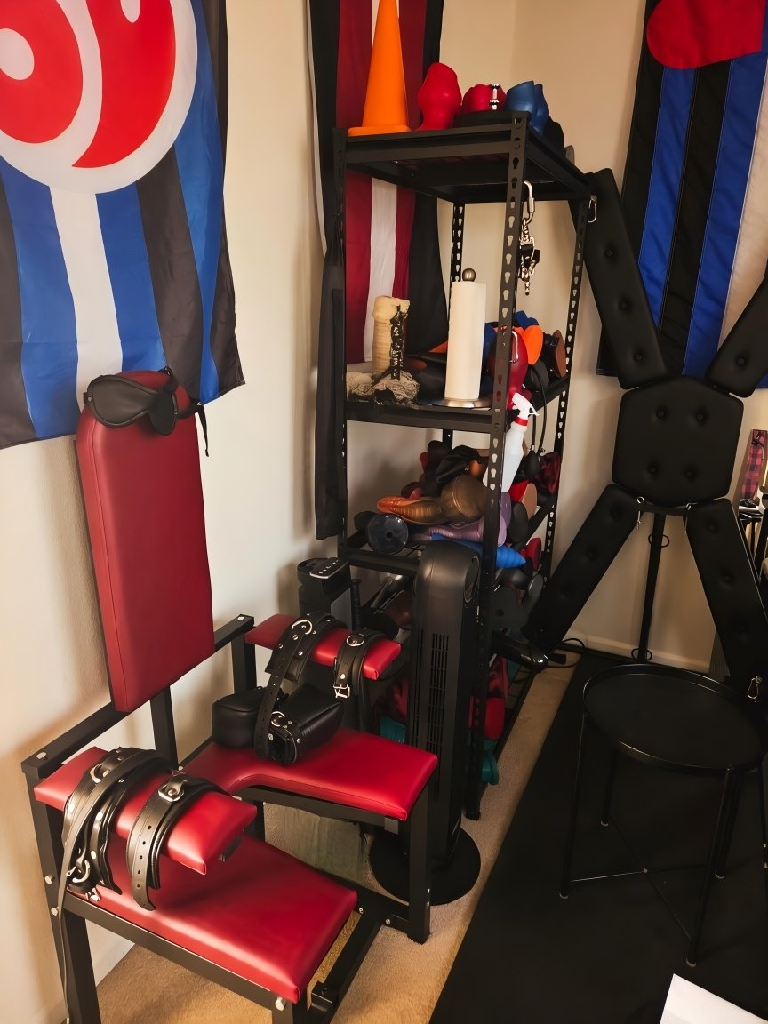 RawDomTopSir's tweet photo. Here are a few pictures of my playrooms here at my home here in northern California https://t.co/nUlVd1zM1T