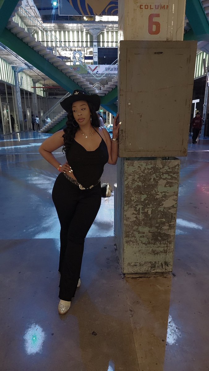 JustJuicy2U's tweet photo. Been off social media but still living life ✨️ https://t.co/DepeXdbyax