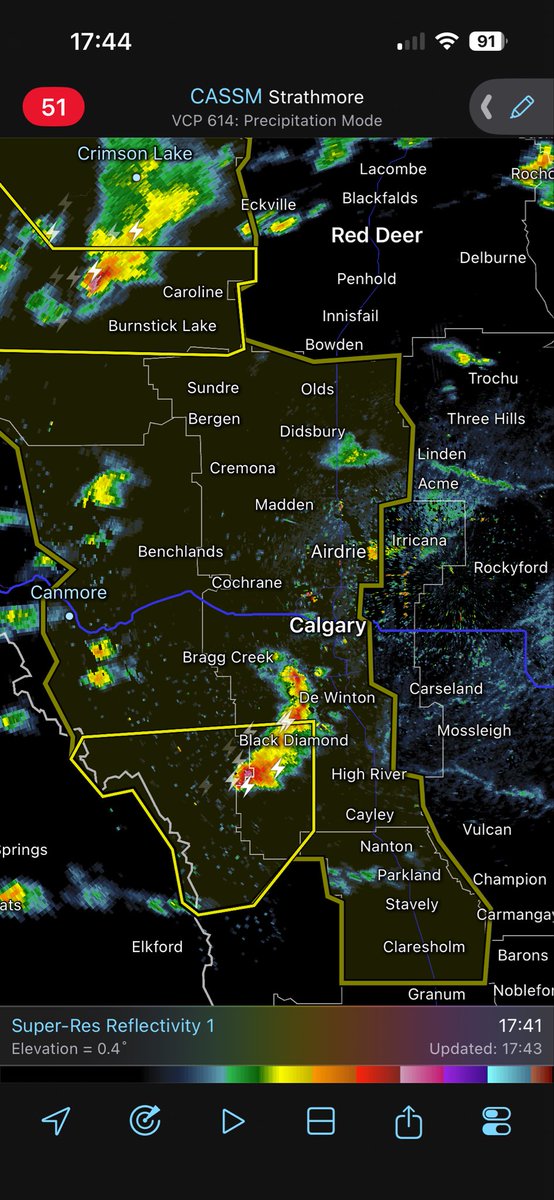 Slummer90's tweet photo. Severe thunderstorm watch has been expanded to include the city of Calgary: #yyc #yycwx #ABstorm https://t.co/E880n6km0p