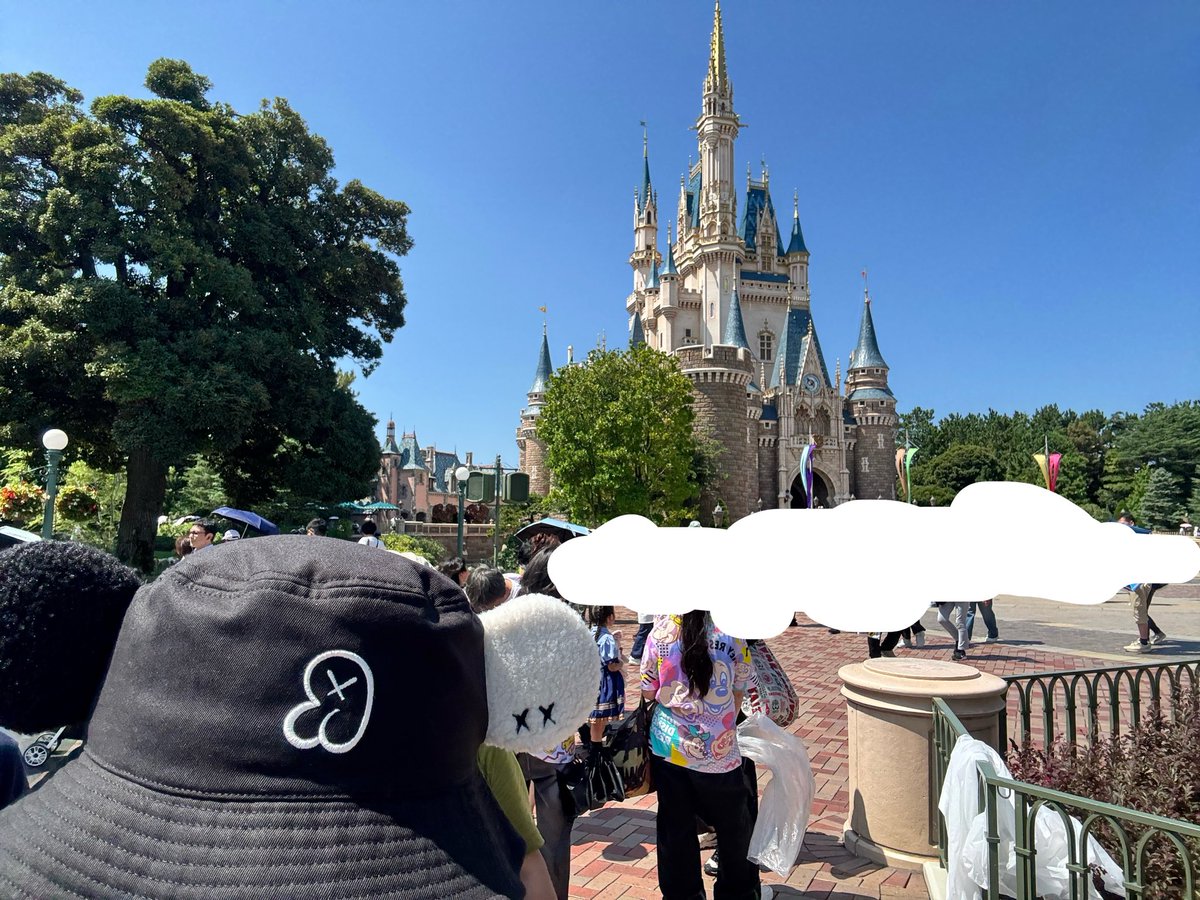 top4_yu's tweet photo. レトクマ帽子でディズニー紛れてきた！！！ https://t.co/g6fY3KPnjX