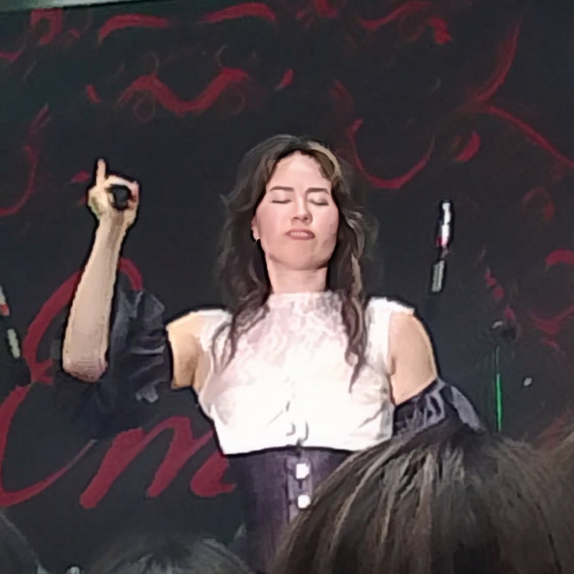 ATLFMB's tweet photo. low-quality pics for a high-quality talented gurl 💅🏼

@its_emei thank you for coming here in the Philippines, we love youuuu 🫶🏼 https://t.co/E3MK4AqyXE