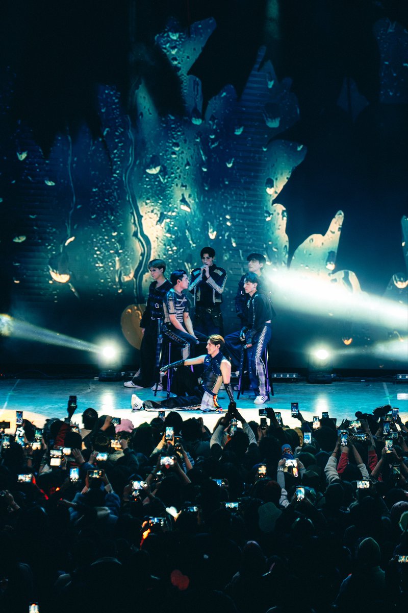 Q_ARE_Official's tweet photo. ¡Gracias por todo Santiago!
La pasamos pero increíble🔥

Nos vemos el 22 en viña del mar✨
#Q_ARE #TOUR #FÚ! https://t.co/abIH8RnJtl