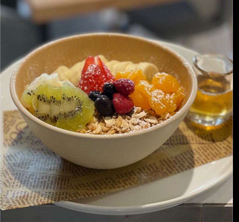 ampleurginza's tweet photo. 本日9時〜18時まで営業しております。ブランチ、ランチやスイーツ、又はカフェのご利用頂けます！みんなさんのご来店お待ちしております。
#アンプルール #アンプルール銀座　#AMPLEURGINZA　#銀座カフェ　#夏メニュー https://t.co/RxGMVinyJy
