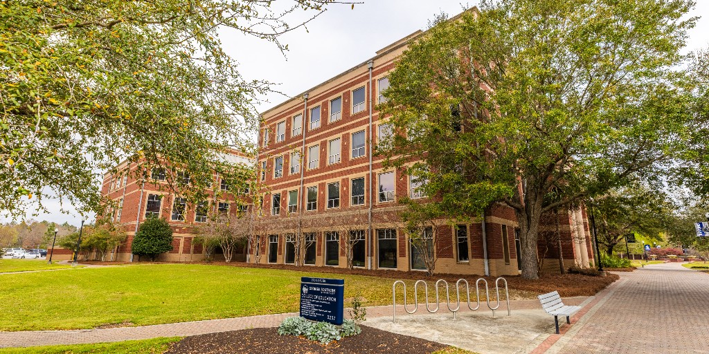 GeorgiaSouthern's tweet photo. A+ preparation for the next generation of readers! π
Georgia Southern Universityβs College of Education earned βAβ grades from NCTQ for preparing future elementary educators to teach reading using research-based methods.
Read more π https://t.co/9gqYSGSZSK
#SoarBeyond https://t.co/qdfEesmrM0